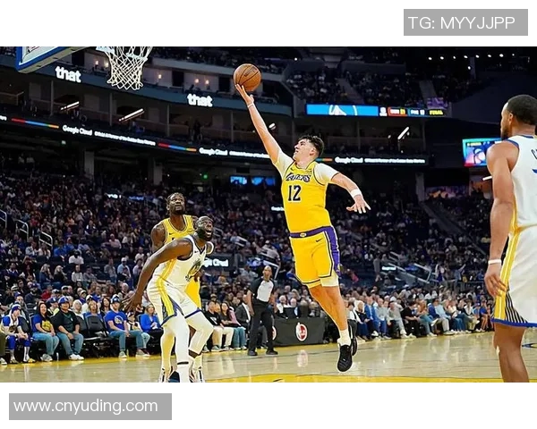 国王新援表现抢眼带领球队逆转击败湖人